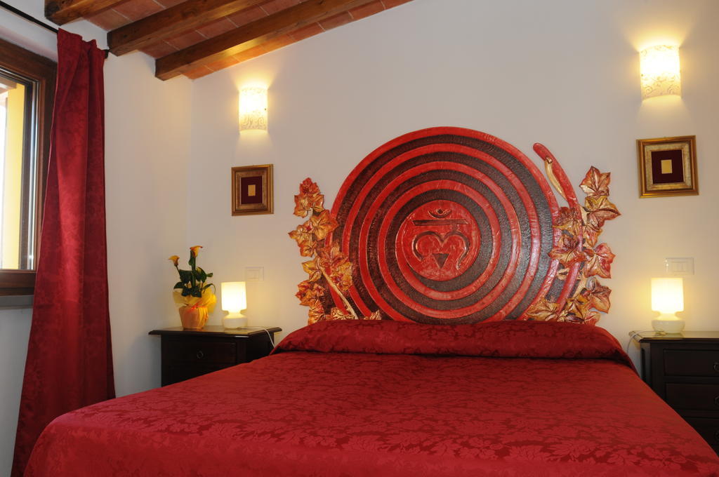 Agriturismo Borgo Nuovo Di Mulinelli อาเรซโซ ห้อง รูปภาพ